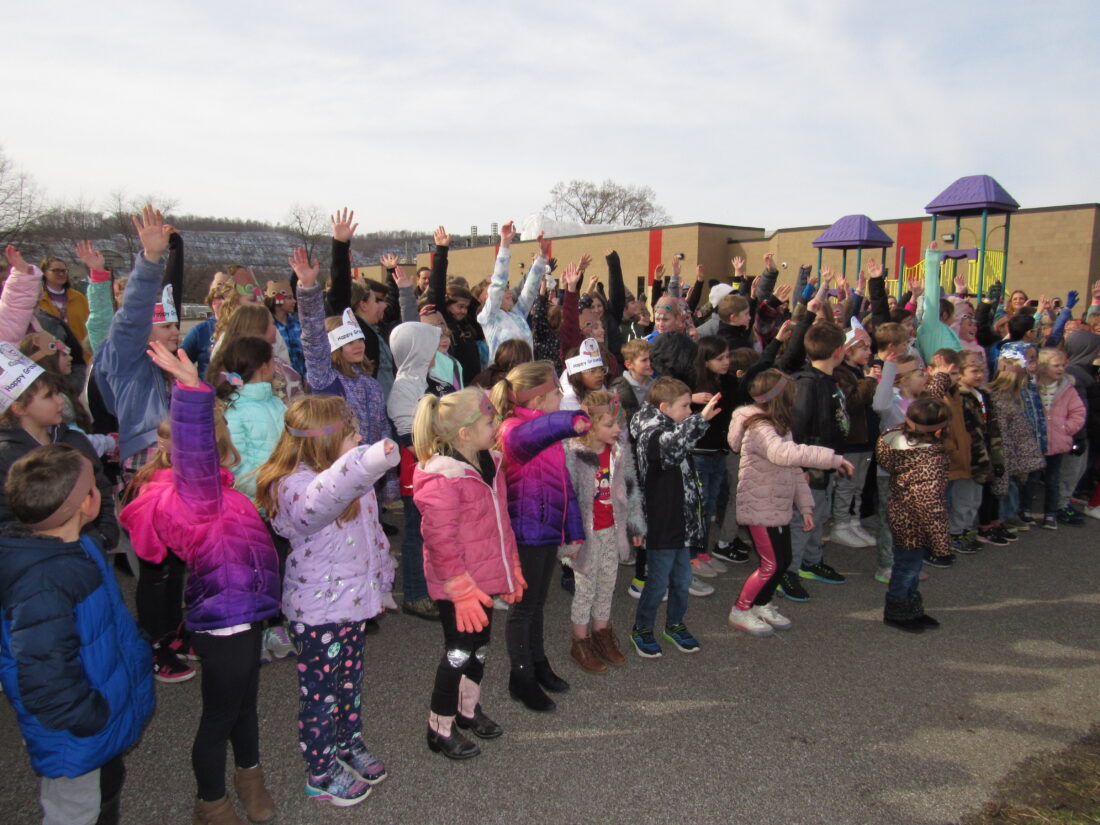 6 More Weeks of Winter ‘Wildcat Willy’ Sees Shadow at Washington Lands